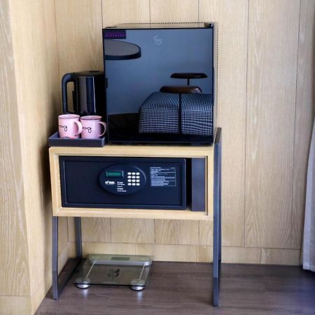 Готель Moxy Shenzhen North Station Екстер'єр фото