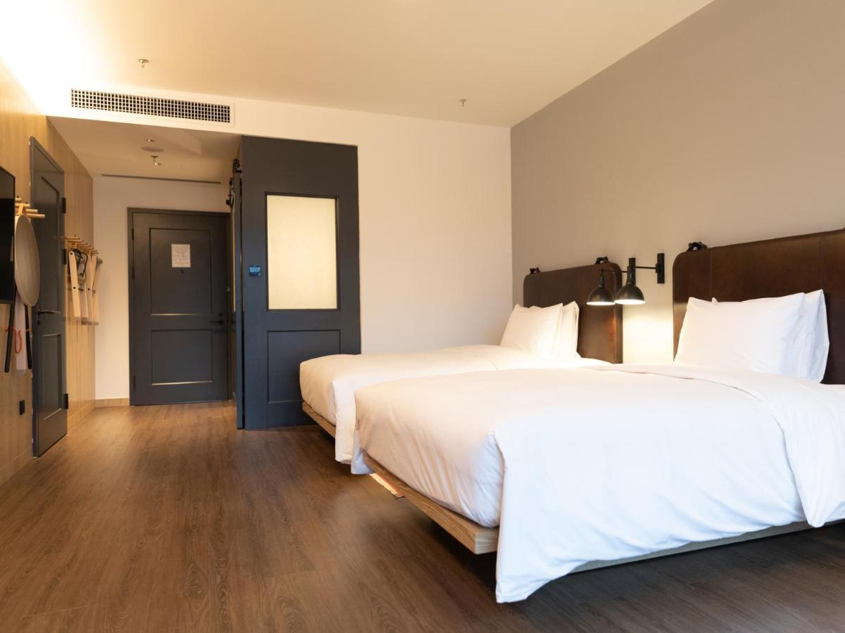 Готель Moxy Shenzhen North Station Екстер'єр фото