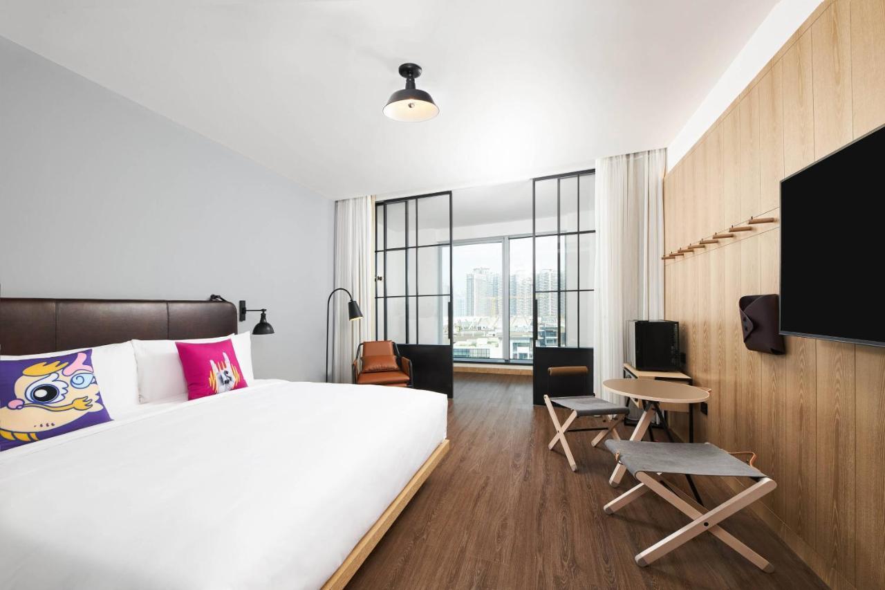 Готель Moxy Shenzhen North Station Екстер'єр фото