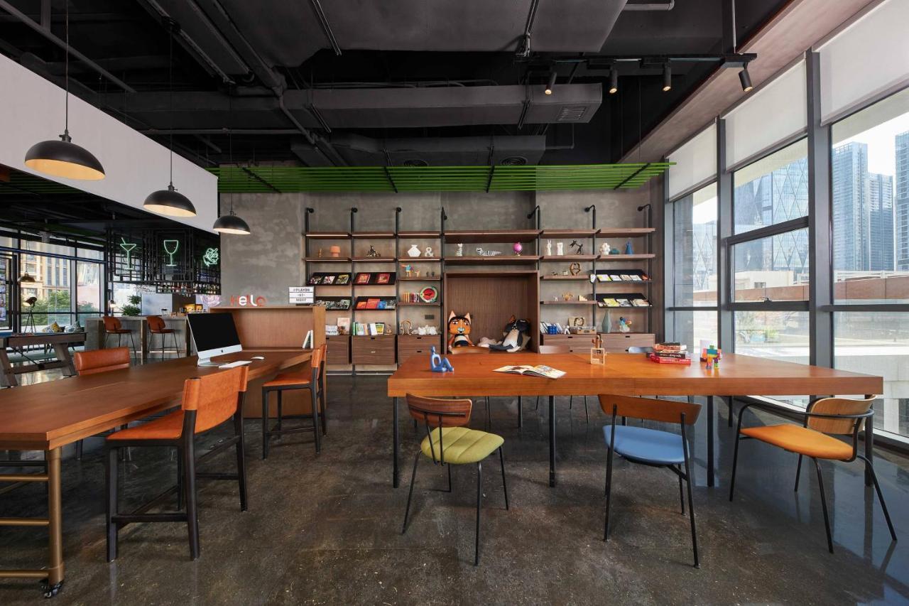Готель Moxy Shenzhen North Station Екстер'єр фото