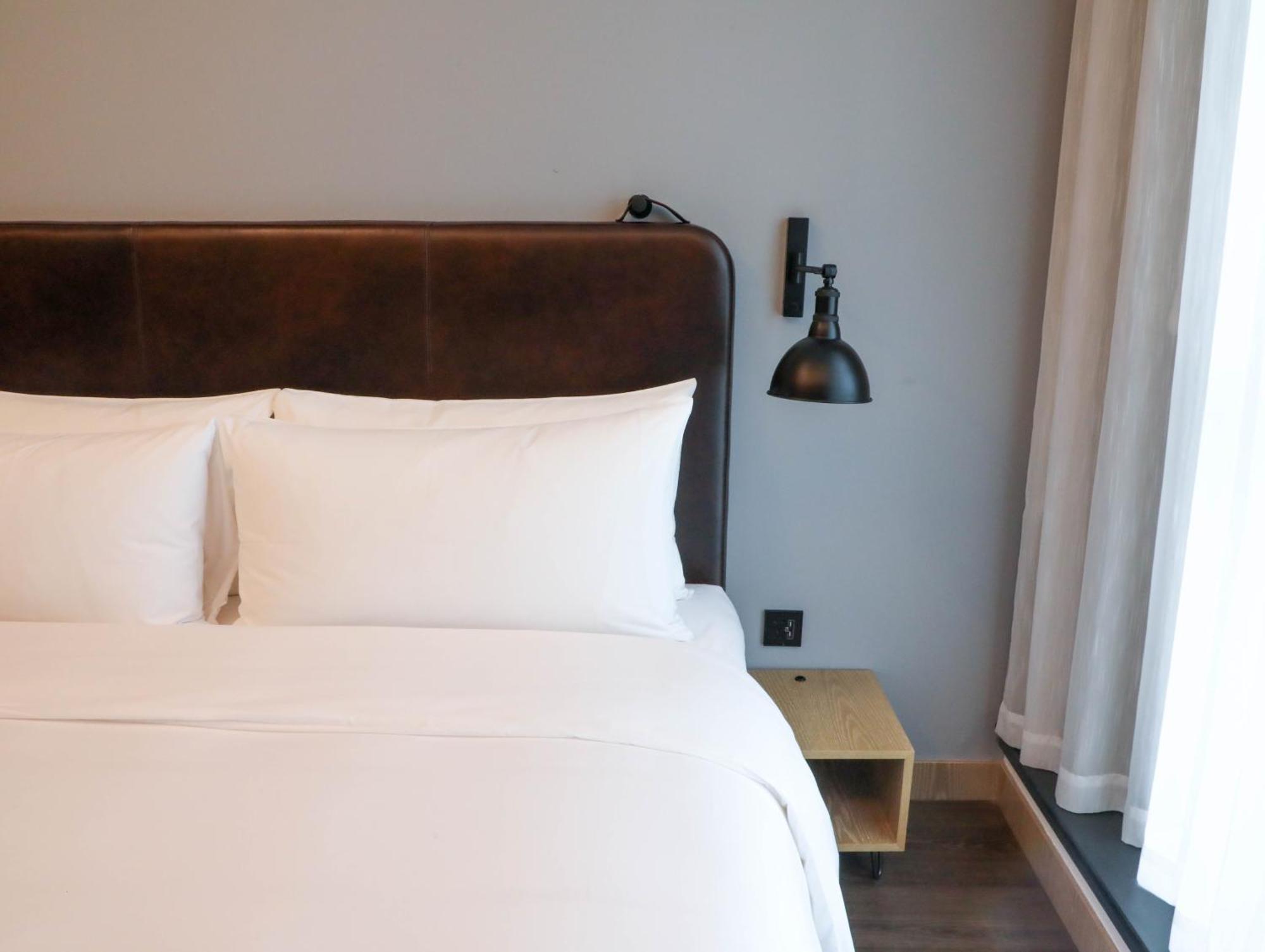 Готель Moxy Shenzhen North Station Екстер'єр фото