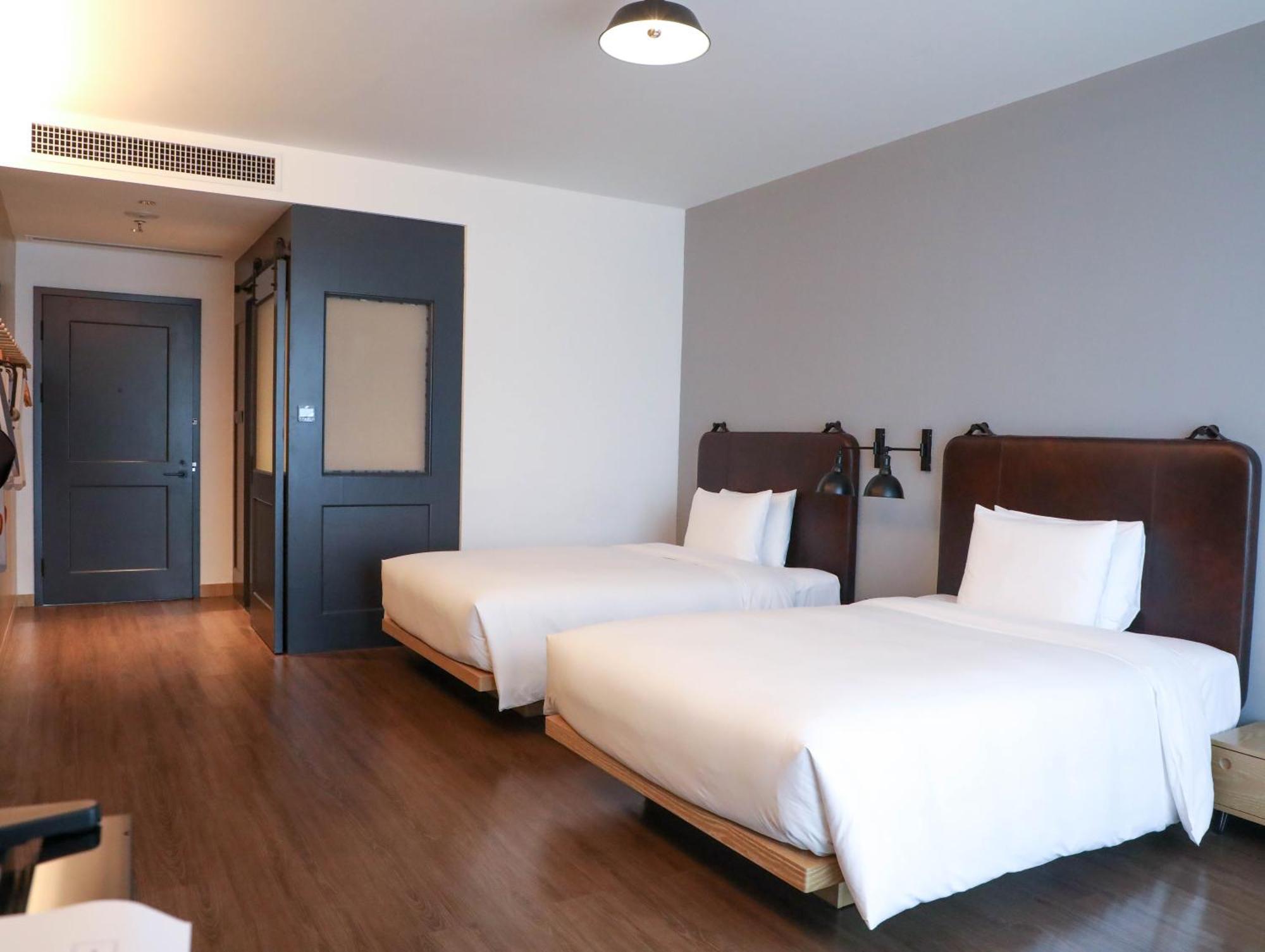 Готель Moxy Shenzhen North Station Екстер'єр фото