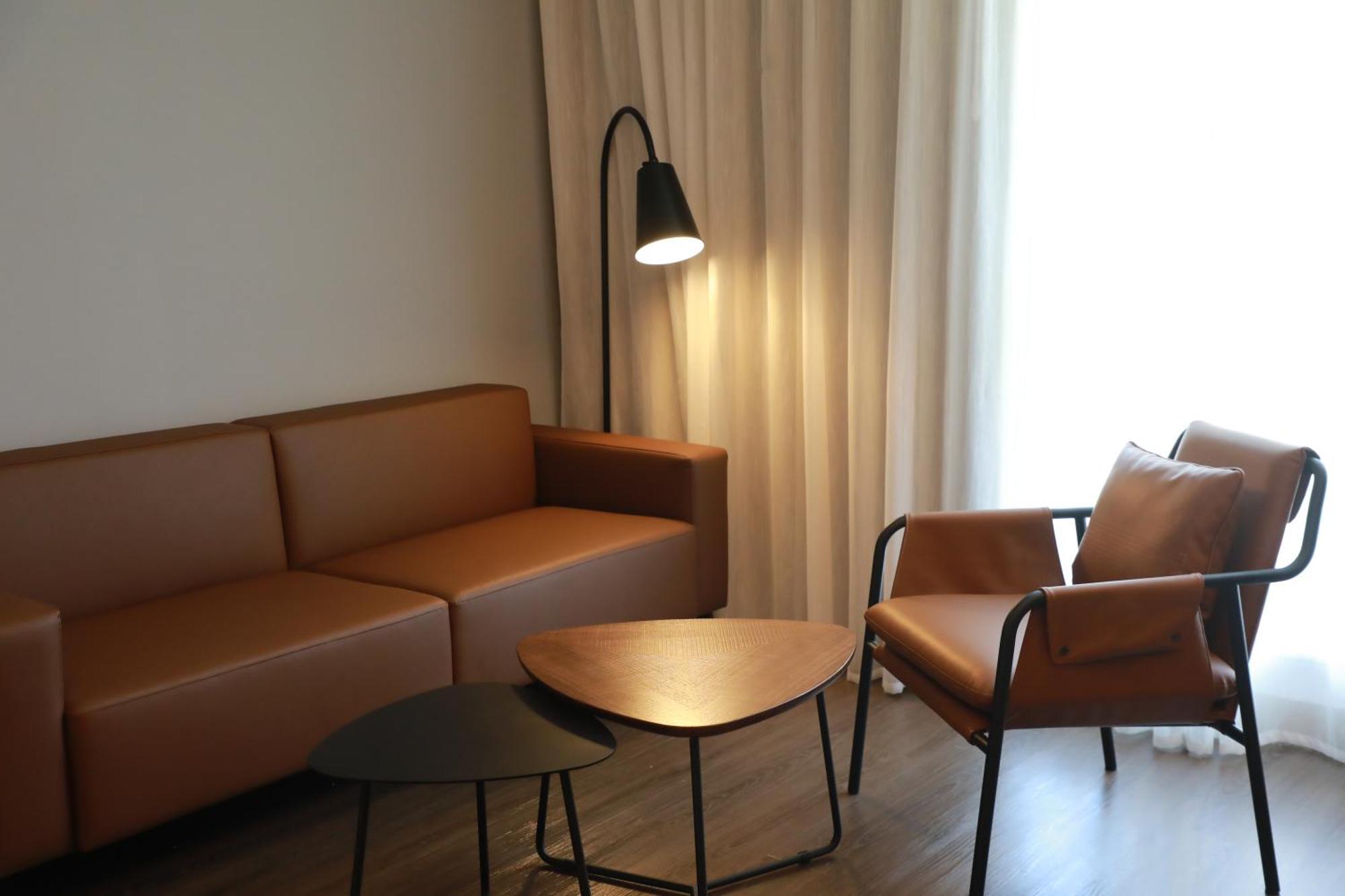 Готель Moxy Shenzhen North Station Екстер'єр фото