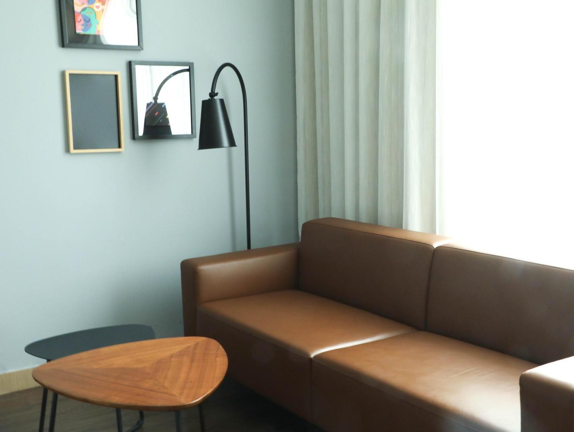 Готель Moxy Shenzhen North Station Екстер'єр фото