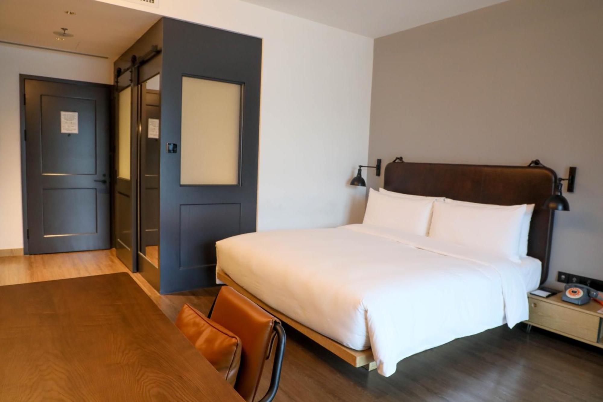 Готель Moxy Shenzhen North Station Екстер'єр фото