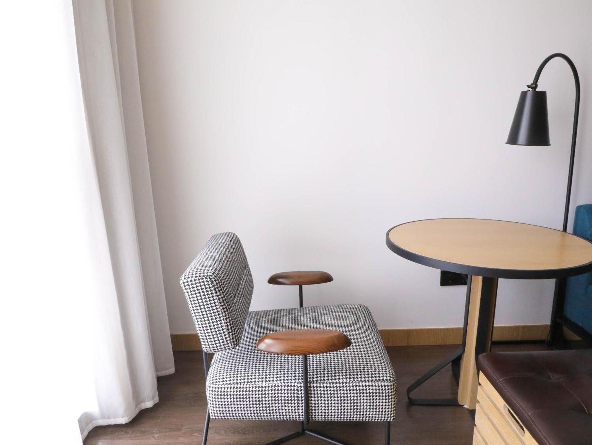 Готель Moxy Shenzhen North Station Екстер'єр фото